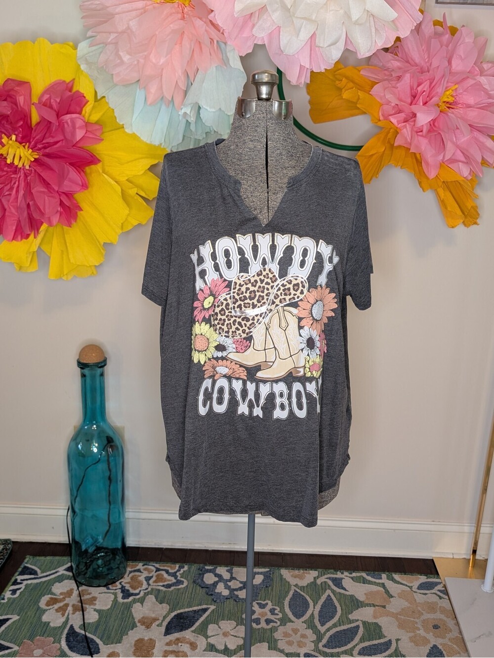 2148 - Joei & I 2X Gray 'Howdy Cowboy' Graphic T-Shirt